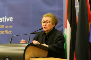 HibaHusseini01.jpg