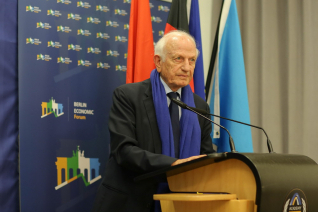 AndreAzoulay02.jpg