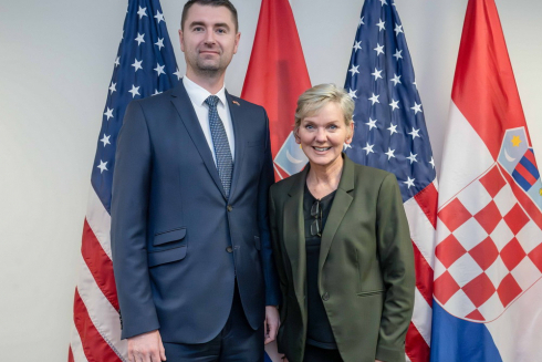 Davor-Filipovic_With_state_secretary_Granholm.jpg